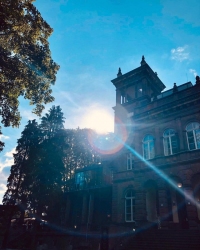 Kaiserbahnhof-Sonne